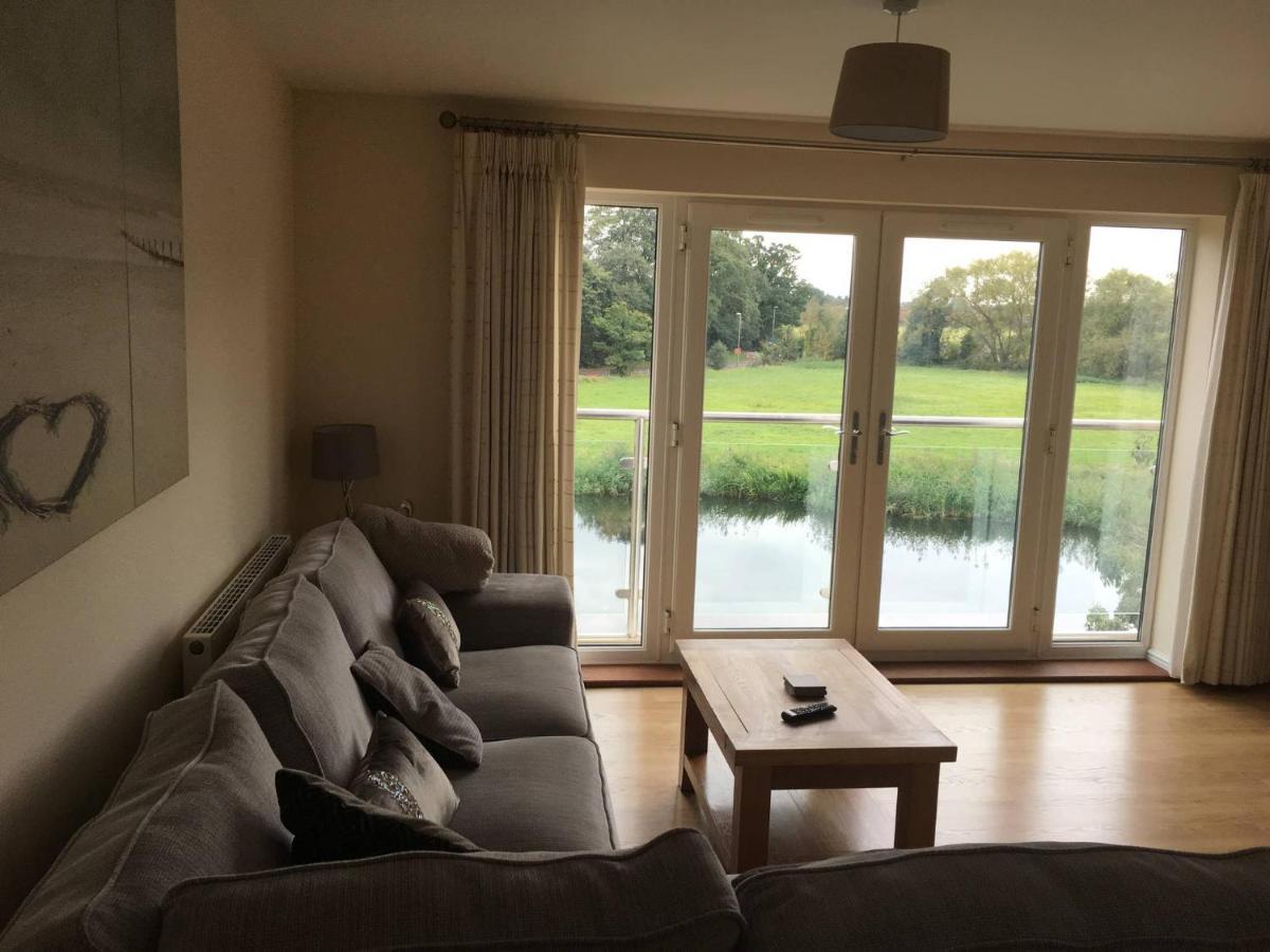 Penthouse Apartment On The River - 65 Skipper Way Saint Neots Exteriör bild