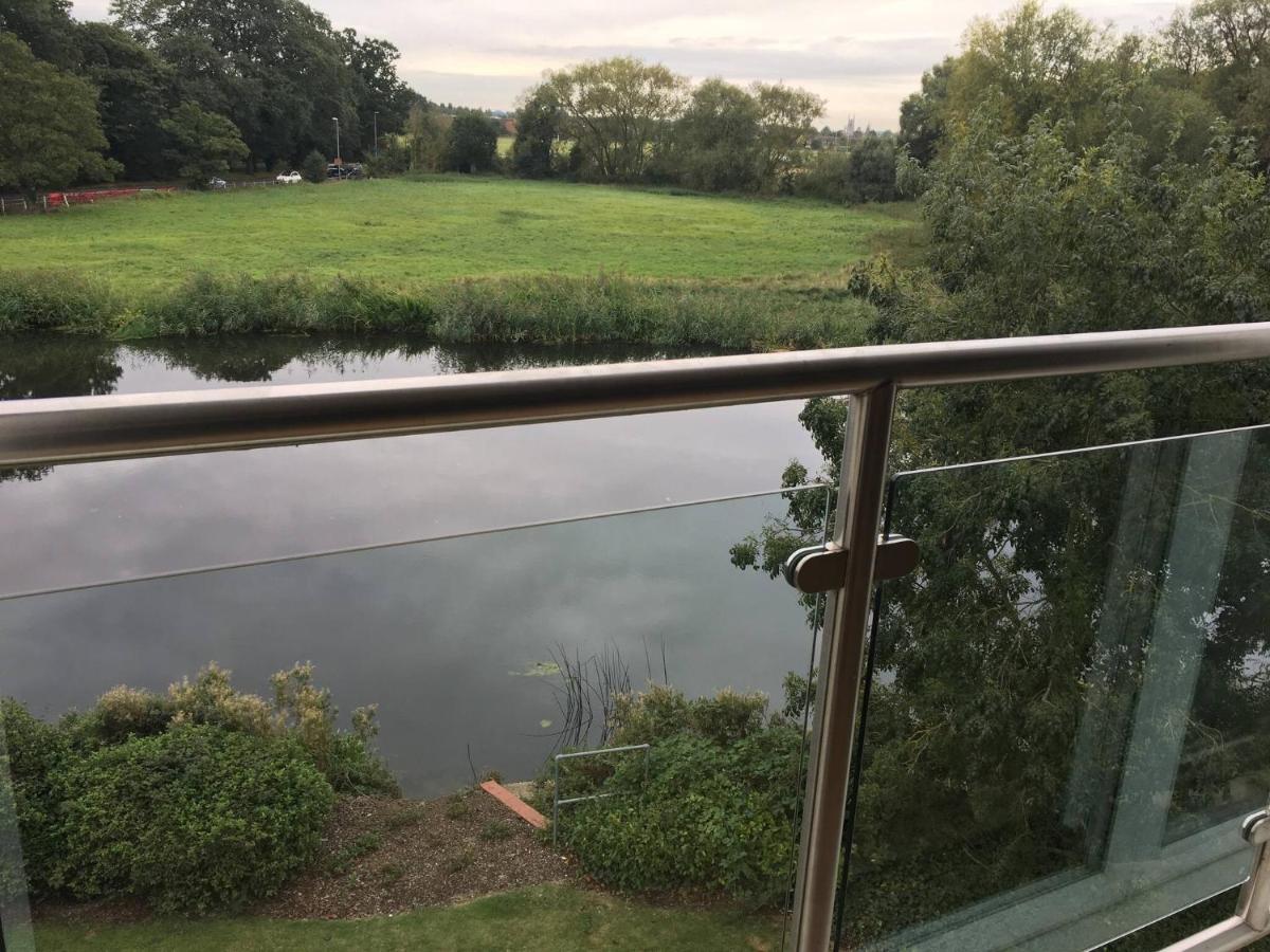 Penthouse Apartment On The River - 65 Skipper Way Saint Neots Exteriör bild